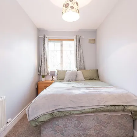 Holywell Rise Apartment *