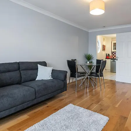 Holywell Rise * Swords